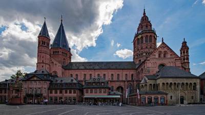 Erste Frauenkommission im Mainzer Bistum