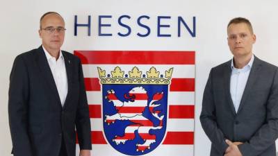 Innenminister Peter Beuth (links) und der neue Sonderermittler zu den Drohmails, Hanspeter Mener