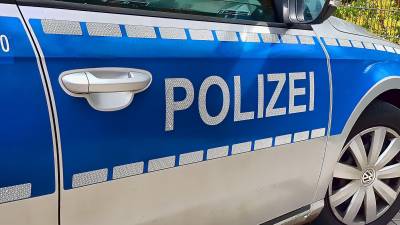 Unbekannter bricht PKW in Gonsenheim auf
