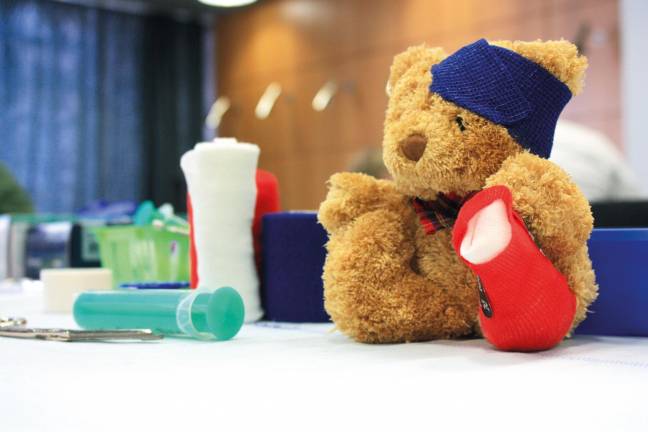 Teddydoktoren der Universitätsmedizin Mainz verarzten plüschige Patienten