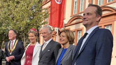 Oberbürgermeister Michael Ebling und Ministerpräsidentin Malu Dreyer empfangen Königin Mathilde und König Philppe am Gutenberg-Museum
