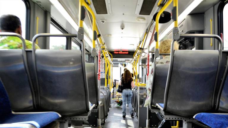 Busse in Wiesbaden ab Montag wieder mit Fahrplan wie in Schulzeiten