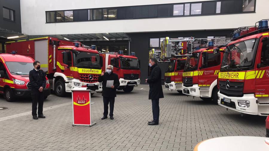 $!Mainzer Feuerwehr bekommt neue Fahrzeuge
